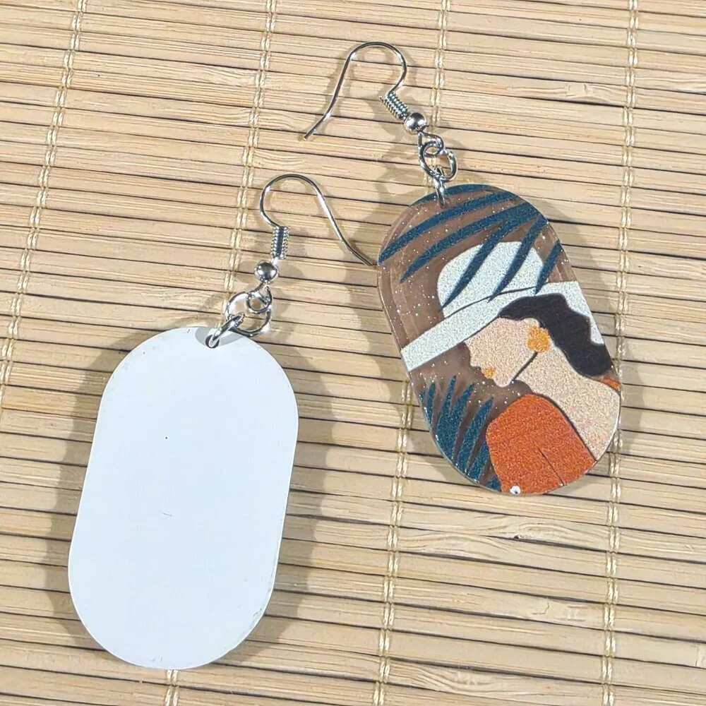 Retro 80s Style Woman with Hat Palm Trees Vintage Lucite Pendant Dangle earrings